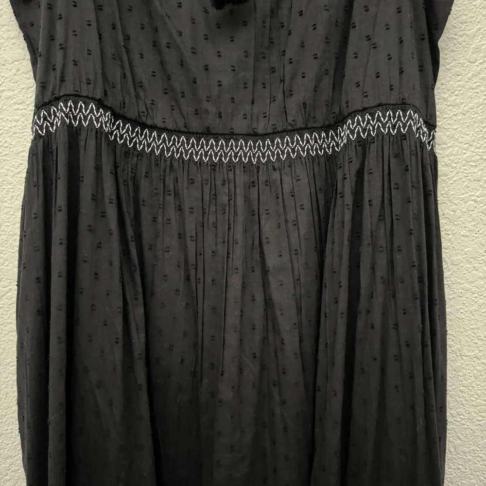 Old Navy Sleeveless Waist Defined Embroidered Clip Dot Maxi Dress Black NWT - Picture 8 of 16